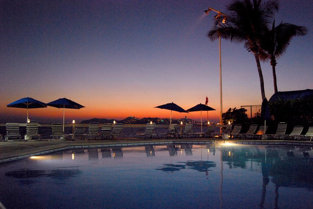 Hotel Acapulco Malibu Extérieur photo